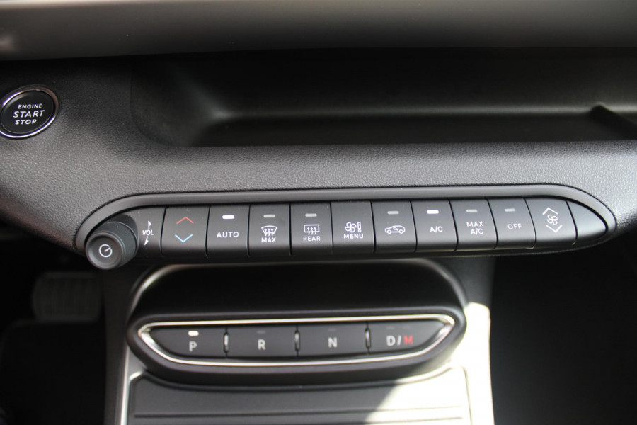 Jeep Avenger 1.2 e-Hybrid 110PK SUMMIT | PANORAMA SCHUIF/KANTEL DAK | INFOTAINMENT & CONVENIENCE PACK: NAVIGATIE/VERKEERBORDENINFORMATIE/KEYLESS ENTRY EN START/HANDSFREE ELEKTRISCH BEDIENBARE ACHTERKLEP/JBL AUDIO SYSTEM/AFDEKKING MIDDENCONSOLE | WINTERPACK: STOELVERWARMING/VERWARMBARE VOORRUITRAND | 18" LICHTMETAAL DIAMOND CUT | ADAPTIVE CRUISE CONTROL + LANE CENTERINGASSIST | SELEC-TERRAIN DRIVING MODE SELECT | 360° PARKEERSENSENSOREN | ACHTERUITRIJCAMERA 180° MET DRONE-VIEW | AUTOMATISCH GROOTLICHT | BLIND SPOT WARNING | FULL LED KOPLAMPEN | ZWART DAK |DRAADLOZE APPLE CARPLAY/AND