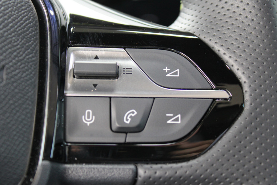 Peugeot 408 1.6 HYbrid 225 EAT8 GT | Panoramadak | Winterpack | Luxe!