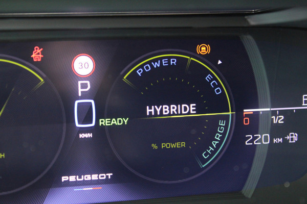 Peugeot 408 1.6 HYbrid 225 EAT8 GT | Panoramadak | Winterpack | Luxe!