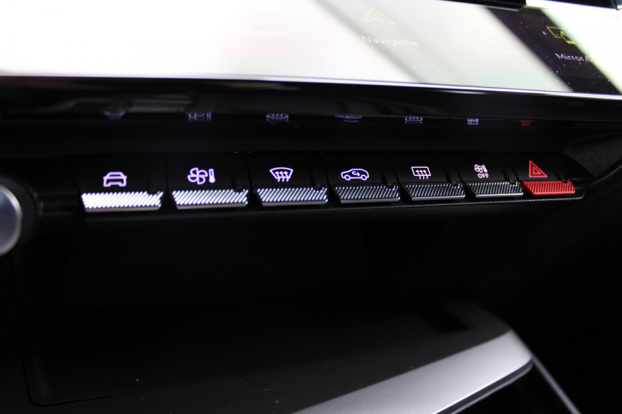 Peugeot 408 1.6 HYbrid 225 EAT8 GT | Panoramadak | Winterpack | Luxe!