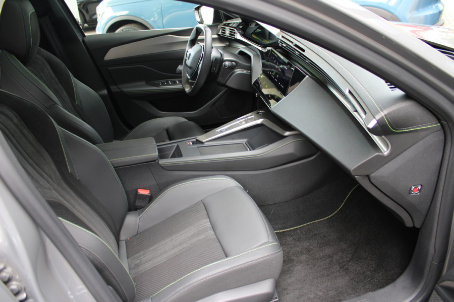 Peugeot 408 1.6 HYbrid 225 EAT8 GT | Panoramadak | Winterpack | Luxe!