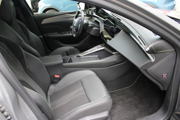 Peugeot 408 1.6 HYbrid 225 EAT8 GT | Panoramadak | Winterpack | Luxe!