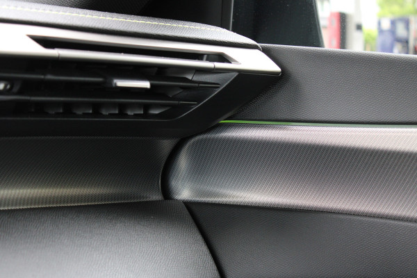Peugeot 408 1.6 HYbrid 225 EAT8 GT | Panoramadak | Winterpack | Luxe!