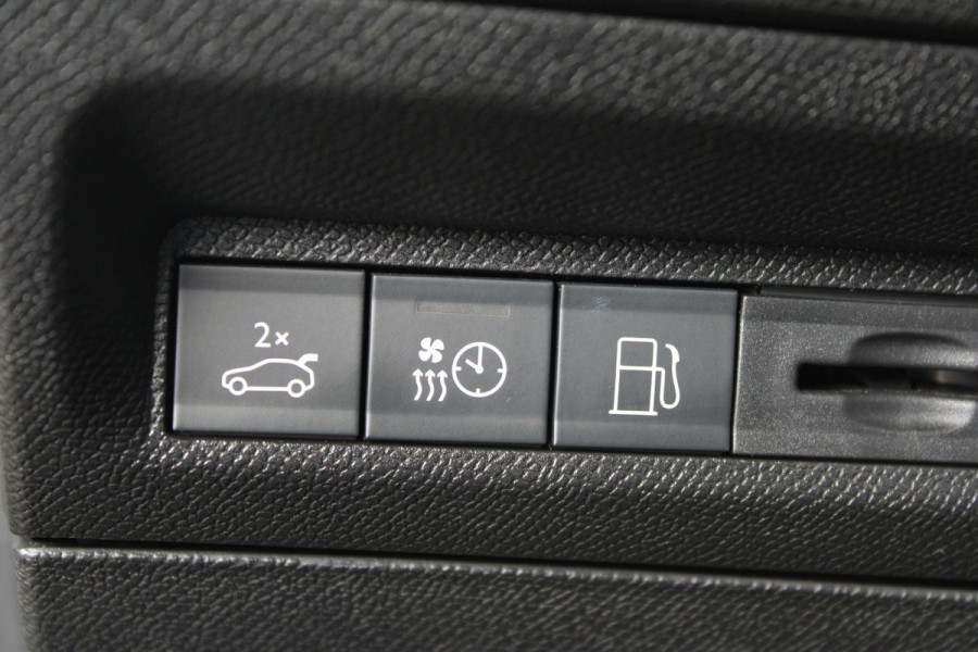 Peugeot 408 1.6 HYbrid 225 EAT8 GT | Panoramadak | Winterpack | Luxe!