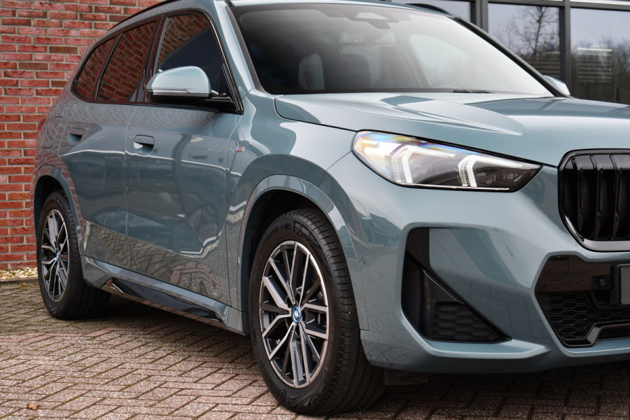 BMW X1 xDrive25e M-Sport Premium 18inch Leder Camera ACC-voorbereiding