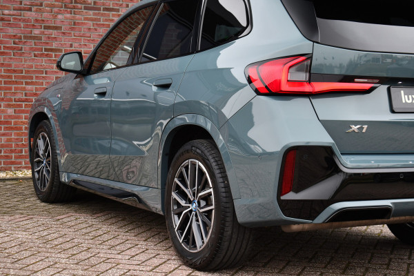 BMW X1 xDrive25e M-Sport Premium 18inch Leder Camera ACC-voorbereiding