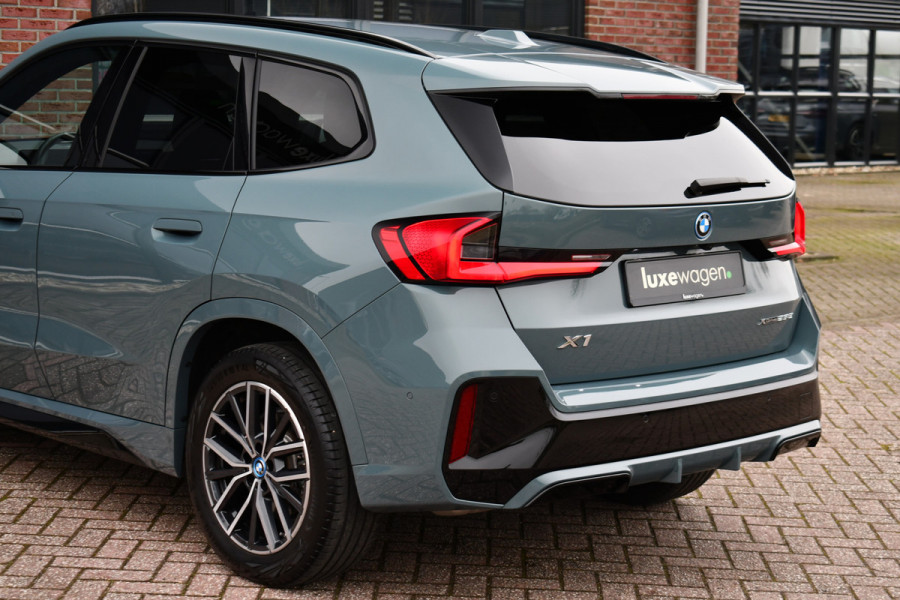 BMW X1 xDrive25e M-Sport Premium 18inch Leder Camera ACC-voorbereiding