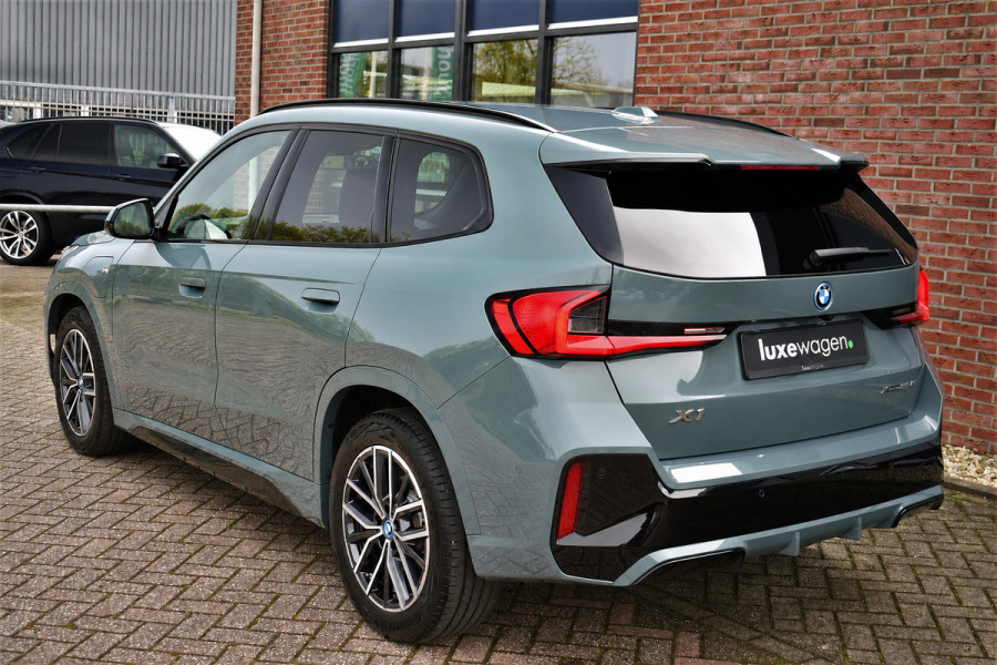 BMW X1 xDrive25e M-Sport Premium 18inch Leder Camera ACC-voorbereiding