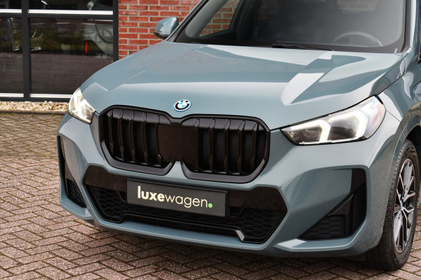 BMW X1 xDrive25e M-Sport Premium 18inch Leder Camera ACC-voorbereiding