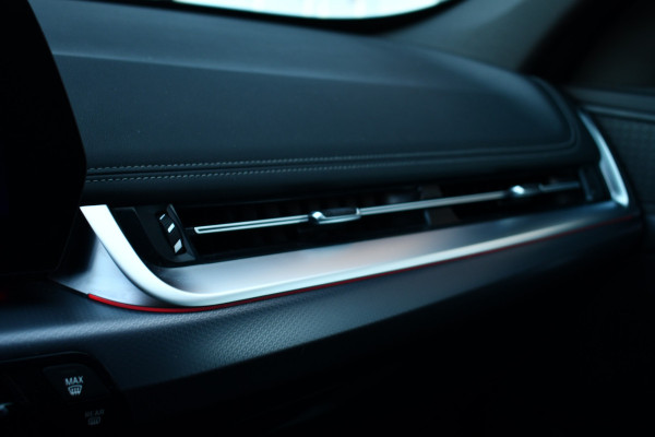 BMW X1 xDrive25e M-Sport Premium 18inch Leder Camera ACC-voorbereiding