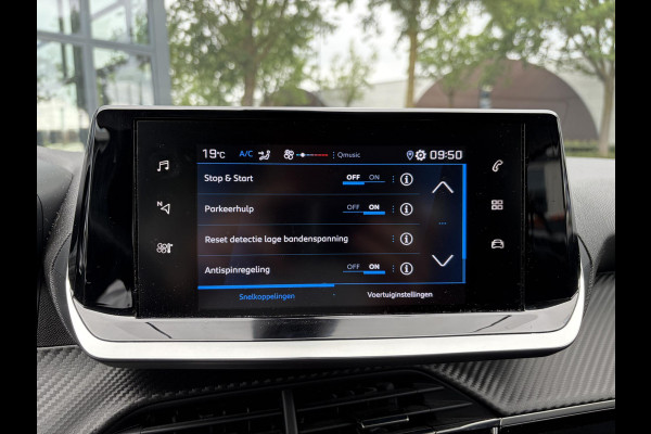Peugeot 2008 1.2 PureTech Active Pack 130pk VAN: 16.900,- VOOR: 14.877,- UW WKVOORDEEL: 2.023,- | RIJKLAARPRIJS incl. 12mnd BOVAG