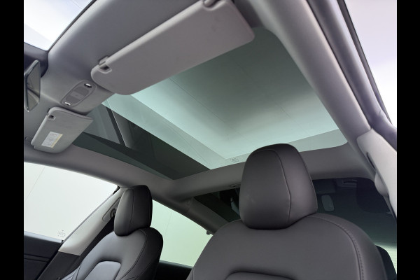 Tesla Model 3 Performance AWD 513PK Facelift Warmtepomp Lmv 20" Panoramadak Adap.Cruise Elek.Verwarmde Stoelen+Memory Inductieladen Navi Camer SOH 85.6% Led Pdc Privacy Glas Elek.Achterklep Keyless 4WD Fabrieksgarantie op Accu en Motor tot 18-02-2029/192.000KM