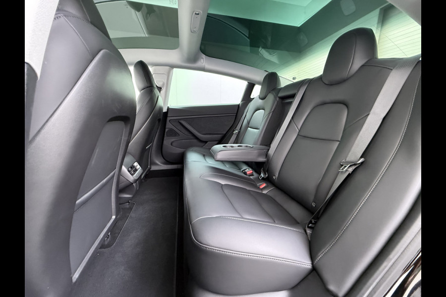 Tesla Model 3 Performance AWD 513PK Facelift Warmtepomp Lmv 20" Panoramadak Adap.Cruise Elek.Verwarmde Stoelen+Memory Inductieladen Navi Camer SOH 85.6% Led Pdc Privacy Glas Elek.Achterklep Keyless 4WD Fabrieksgarantie op Accu en Motor tot 18-02-2029/192.000KM