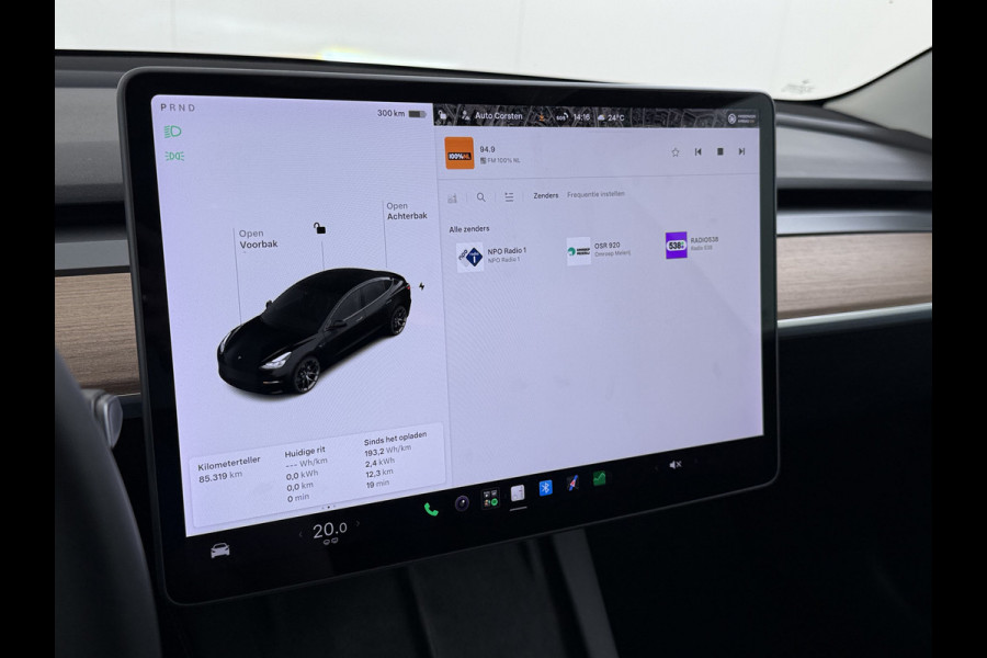 Tesla Model 3 Performance AWD 513PK Facelift Warmtepomp Lmv 20" Panoramadak Adap.Cruise Elek.Verwarmde Stoelen+Memory Inductieladen Navi Camer SOH 85.6% Led Pdc Privacy Glas Elek.Achterklep Keyless 4WD Fabrieksgarantie op Accu en Motor tot 18-02-2029/192.000KM