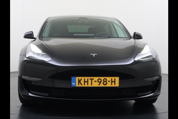 Tesla Model 3 Performance AWD 513PK Facelift Warmtepomp Lmv 20" Panoramadak Adap.Cruise Elek.Verwarmde Stoelen+Memory Inductieladen Navi Camer SOH 85.6% Led Pdc Privacy Glas Elek.Achterklep Keyless 4WD Fabrieksgarantie op Accu en Motor tot 18-02-2029/192.000KM