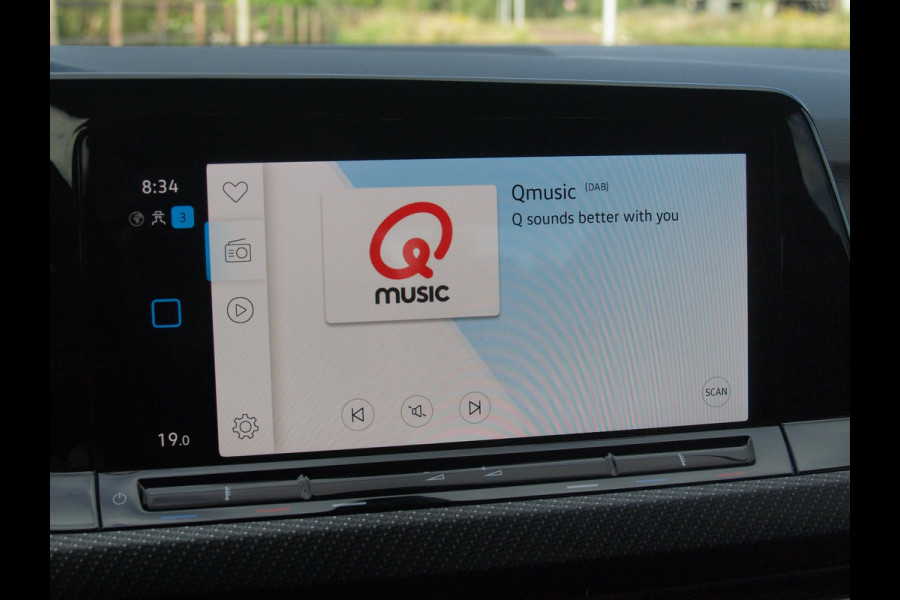 Volkswagen Golf Variant 1.5 TSI R-Line | Camera | Sfeerverlichting | ACC | Apple Carplay | NL-Auto |