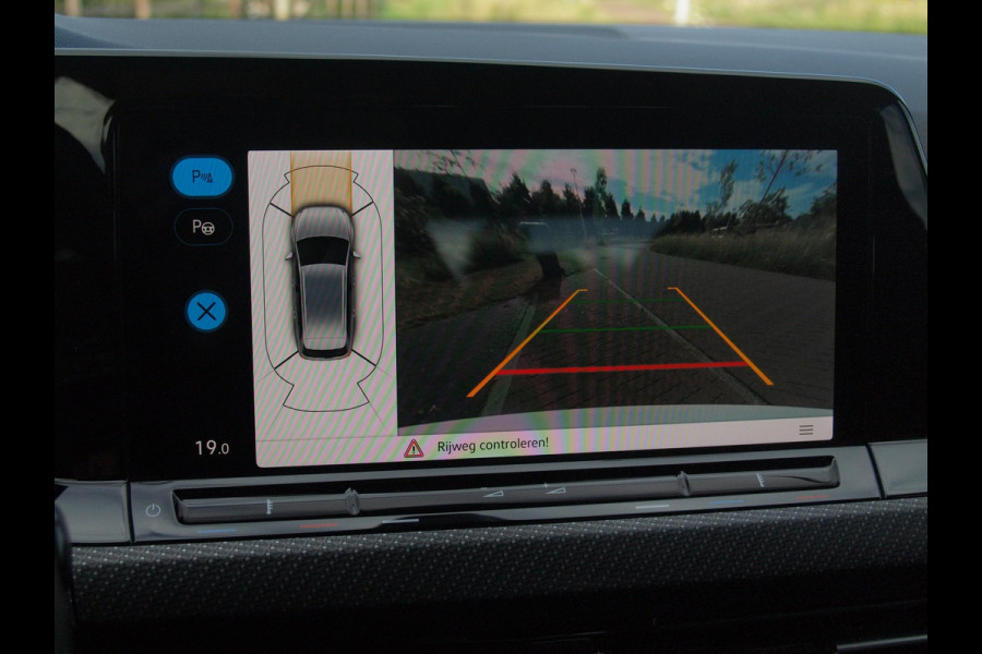 Volkswagen Golf Variant 1.5 TSI R-Line | Camera | Sfeerverlichting | ACC | Apple Carplay | NL-Auto |