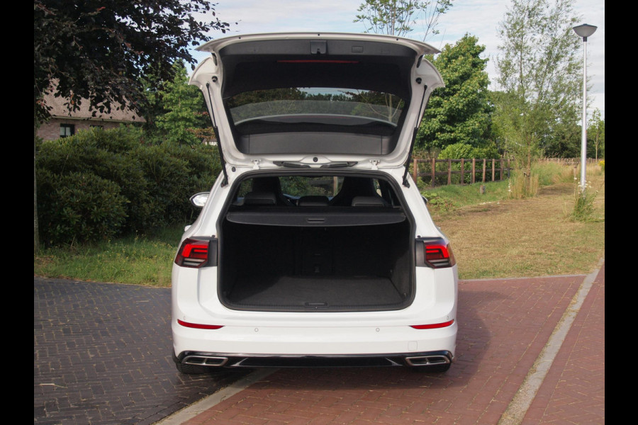 Volkswagen Golf Variant 1.5 TSI R-Line | Camera | Sfeerverlichting | ACC | Apple Carplay | NL-Auto |