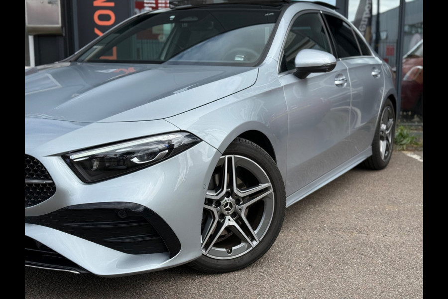 Mercedes-Benz A-Klasse 180 AMG Line | Pano | Sfeer | Airco | Cruise