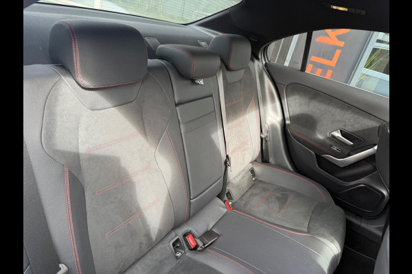 Mercedes-Benz A-Klasse 180 AMG Line | Pano | Sfeer | Airco | Cruise