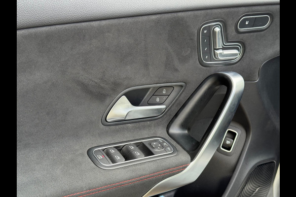 Mercedes-Benz A-Klasse 180 AMG Line | Pano | Sfeer | Airco | Cruise