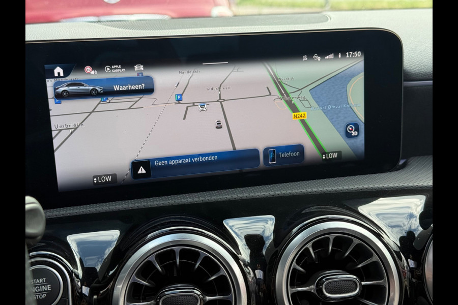 Mercedes-Benz A-Klasse 180 AMG Line | Pano | Sfeer | Airco | Cruise