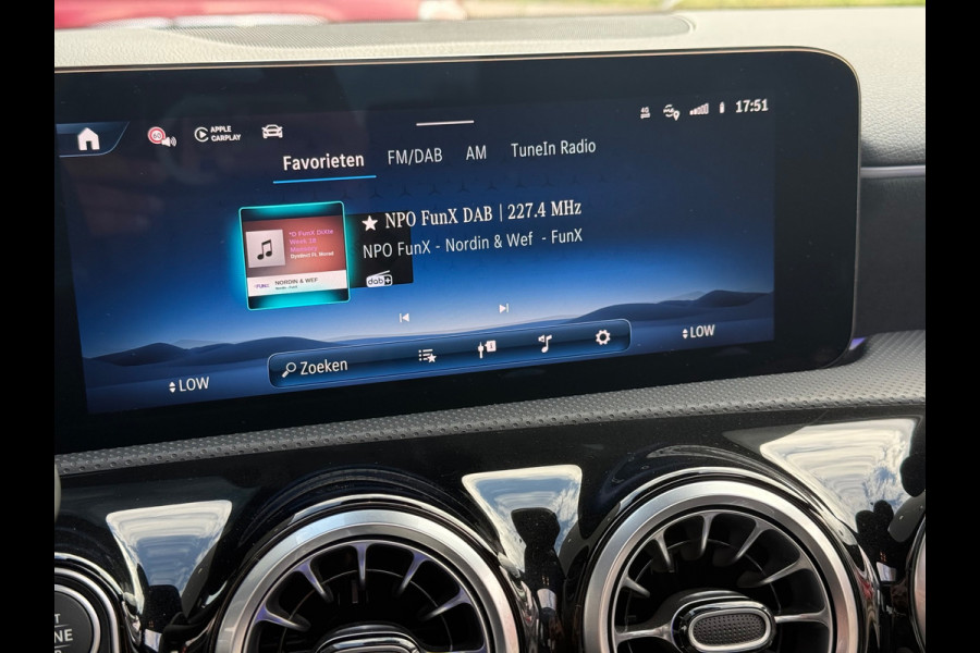 Mercedes-Benz A-Klasse 180 AMG Line | Pano | Sfeer | Airco | Cruise