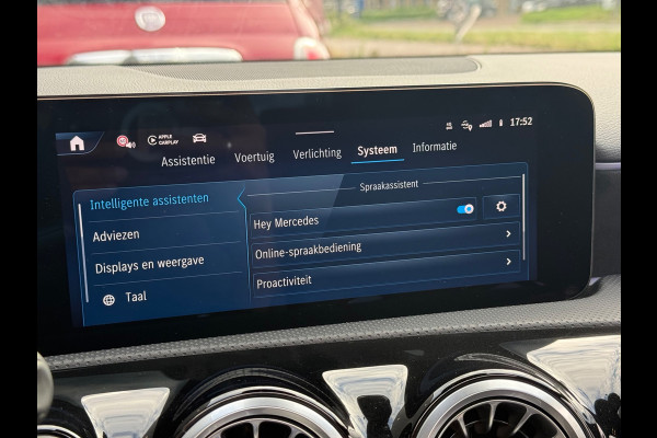 Mercedes-Benz A-Klasse 180 AMG Line | Pano | Sfeer | Airco | Cruise