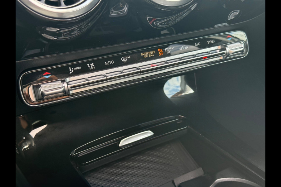 Mercedes-Benz A-Klasse 180 AMG Line | Pano | Sfeer | Airco | Cruise