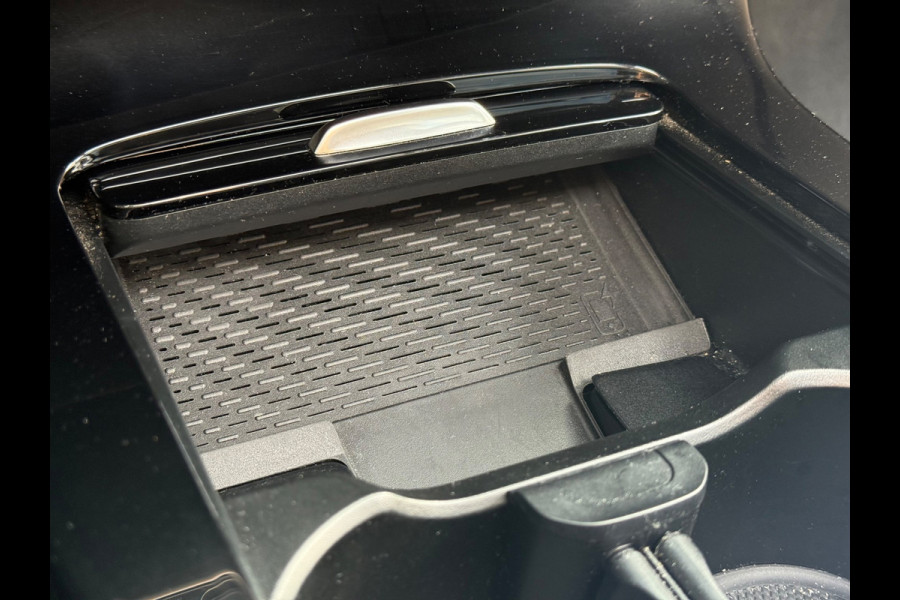 Mercedes-Benz A-Klasse 180 AMG Line | Pano | Sfeer | Airco | Cruise