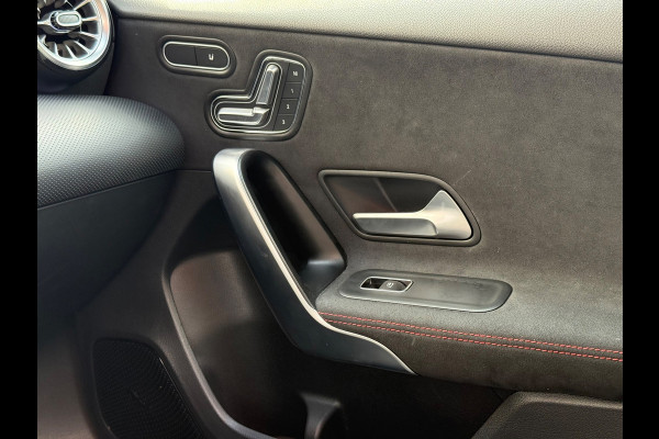 Mercedes-Benz A-Klasse 180 AMG Line | Pano | Sfeer | Airco | Cruise