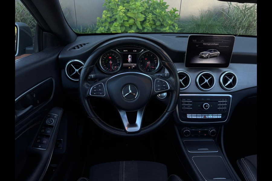 Mercedes-Benz CLA-Klasse 180 Prestige 7g aut PANO | LEDER | LED | CLIMATE | SPORTVELGEN