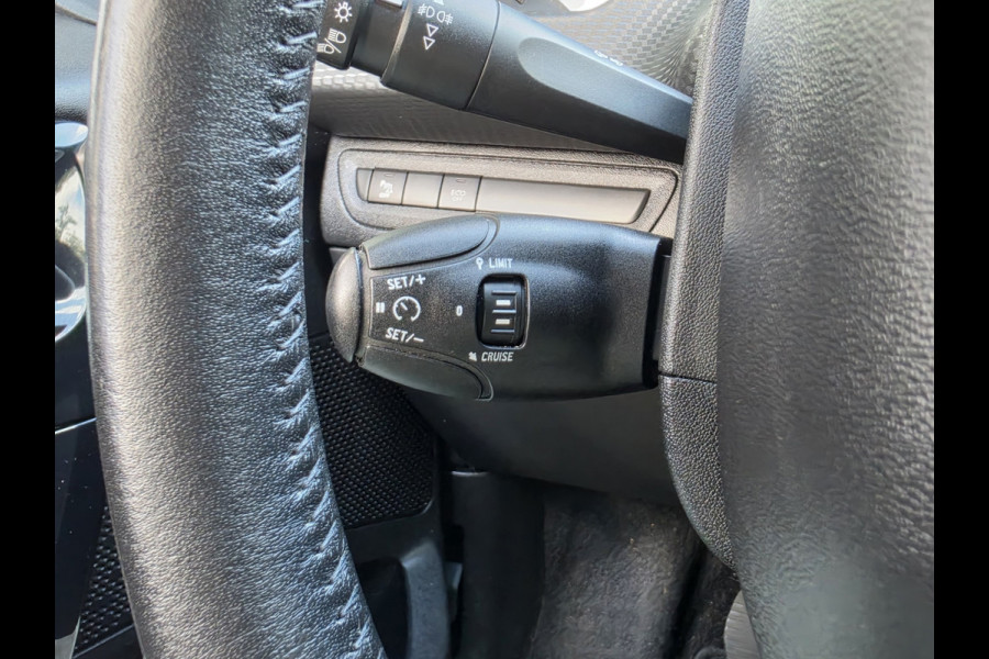 Peugeot 208 1.2 PureTech Signature Carplay Navi Pdc Cruise Controle