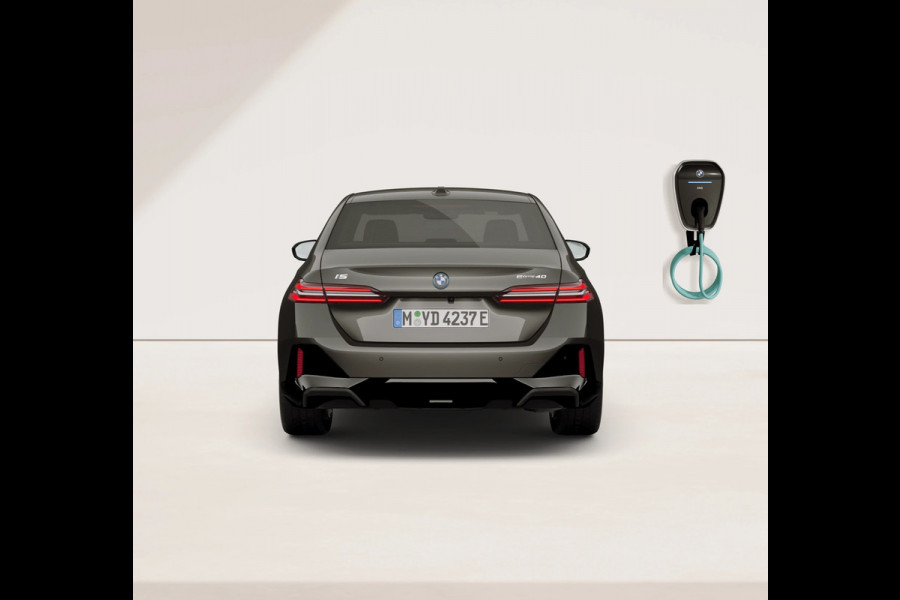BMW i5 eDrive40 - M-Sport - Active Cruise Control - Harman Kardon