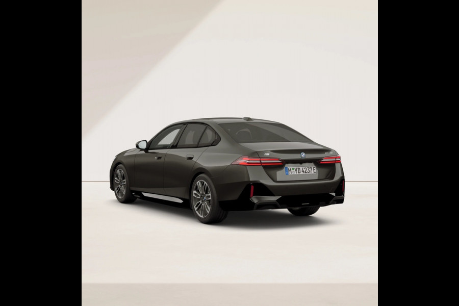 BMW i5 eDrive40 - M-Sport - Active Cruise Control - Harman Kardon