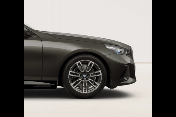 BMW i5 eDrive40 - M-Sport - Active Cruise Control - Harman Kardon