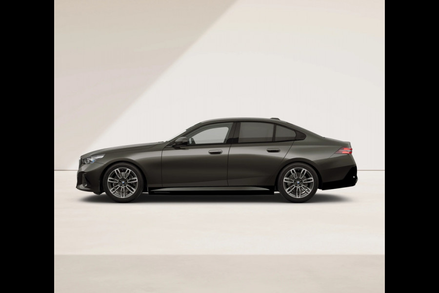 BMW i5 eDrive40 - M-Sport - Active Cruise Control - Harman Kardon