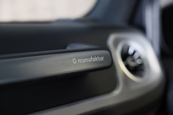 Mercedes-Benz G-Klasse 63 Manufaktur / Schermen / Carbon / Massage / Memory / 360 Camera / Lane Assist / BURMESTER / Open Dak / 22