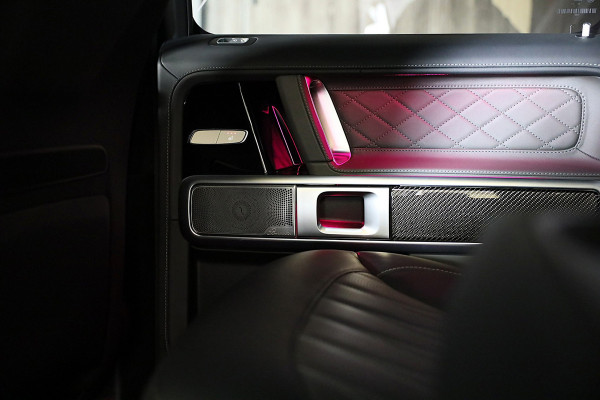Mercedes-Benz G-Klasse 63 Manufaktur / Schermen / Carbon / Massage / Memory / 360 Camera / Lane Assist / BURMESTER / Open Dak / 22