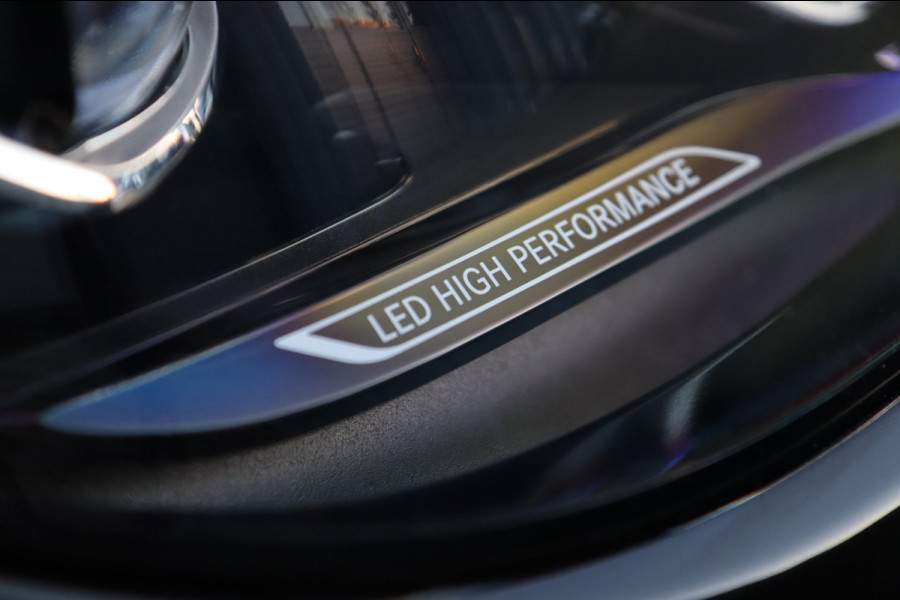 Mercedes-Benz C-Klasse C 180 Mild-Hybrid / PANODAK / ACC / CAMERA / CARPLAY / SFEERVERLICHTING