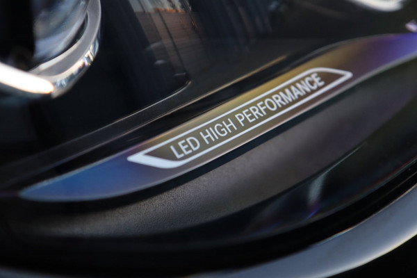 Mercedes-Benz C-Klasse C 180 Mild-Hybrid / PANODAK / ACC / CAMERA / CARPLAY / SFEERVERLICHTING