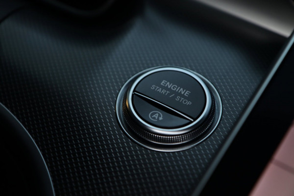 Mercedes-Benz C-Klasse C 180 Mild-Hybrid / PANODAK / ACC / CAMERA / CARPLAY / SFEERVERLICHTING