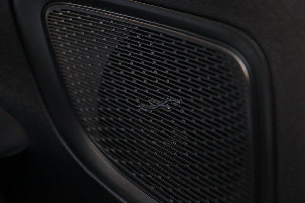 Mercedes-Benz C-Klasse C 180 Mild-Hybrid / PANODAK / ACC / CAMERA / CARPLAY / SFEERVERLICHTING