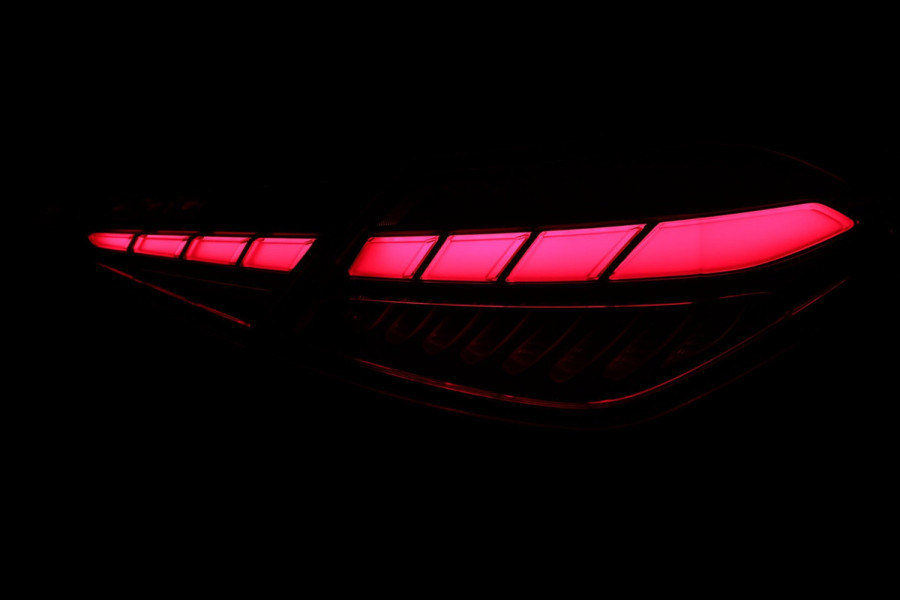 Mercedes-Benz C-Klasse C 180 Mild-Hybrid / PANODAK / ACC / CAMERA / CARPLAY / SFEERVERLICHTING