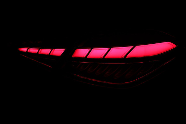 Mercedes-Benz C-Klasse C 180 Mild-Hybrid / PANODAK / ACC / CAMERA / CARPLAY / SFEERVERLICHTING