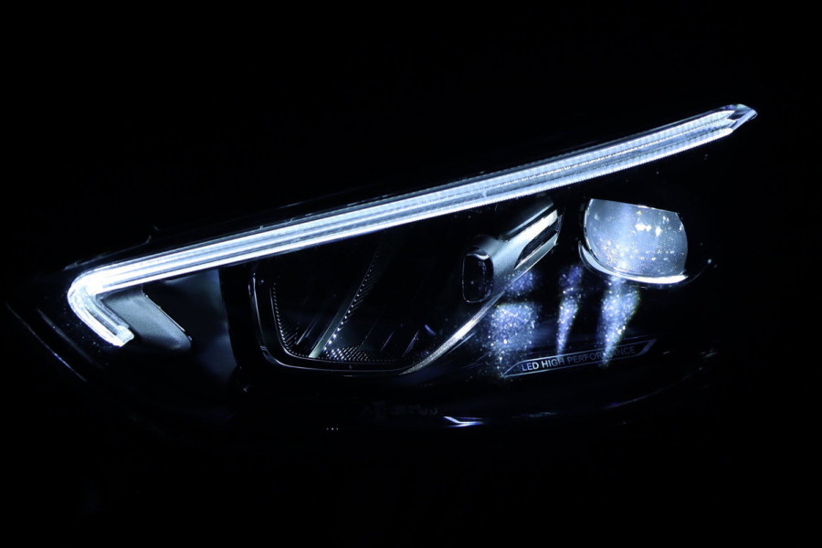 Mercedes-Benz C-Klasse C 180 Mild-Hybrid / PANODAK / ACC / CAMERA / CARPLAY / SFEERVERLICHTING
