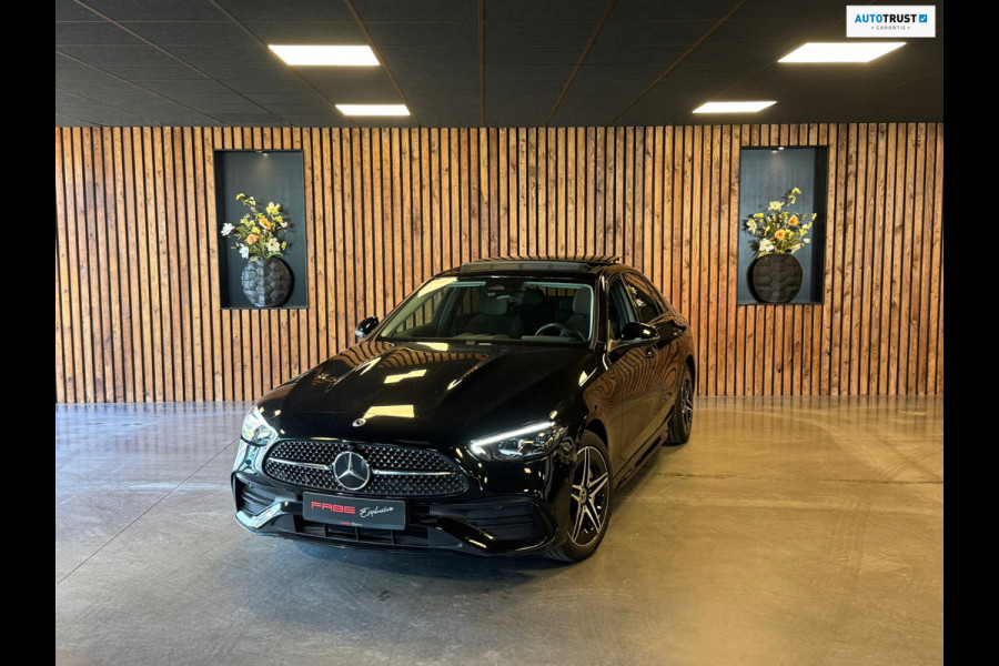 Mercedes-Benz C-Klasse 300 e AMG Line / Pano / Burmester / Camera / Sfeerverlichting / Stoelverwarming / Trekhaak / DAB
