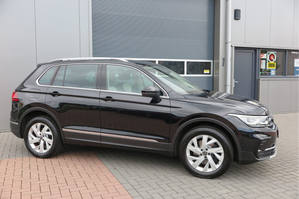Volkswagen Tiguan 1.4 TSI eHybrid Elegance 245pk DSG ,Led matrix,Virtual cockpit,Trekhaak,Stoelverwarming, Led, DAB+ , PDC, LMV Stuurwiel verwarmd, Carplay etc .