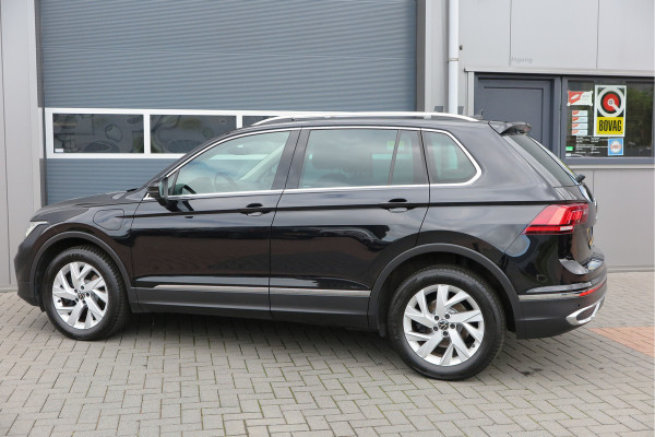 Volkswagen Tiguan 1.4 TSI eHybrid Elegance 245pk DSG ,Led matrix,Virtual cockpit,Trekhaak,Stoelverwarming, Led, DAB+ , PDC, LMV Stuurwiel verwarmd, Carplay etc .