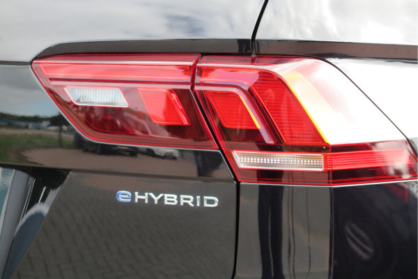 Volkswagen Tiguan 1.4 TSI eHybrid Elegance 245pk DSG ,Led matrix,Virtual cockpit,Trekhaak,Stoelverwarming, Led, DAB+ , PDC, LMV Stuurwiel verwarmd, Carplay etc .